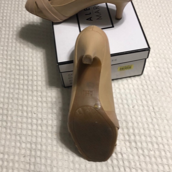 Open toed pump - Picture 2 of 4